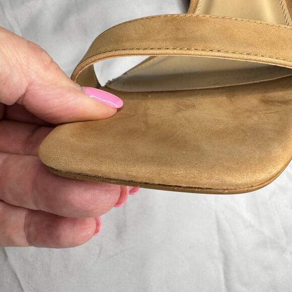 Steve Madden Women's sz 8.5 M Tan 4 inch Square Heel Ankle Strap Square Toe - Picture 12 of 13